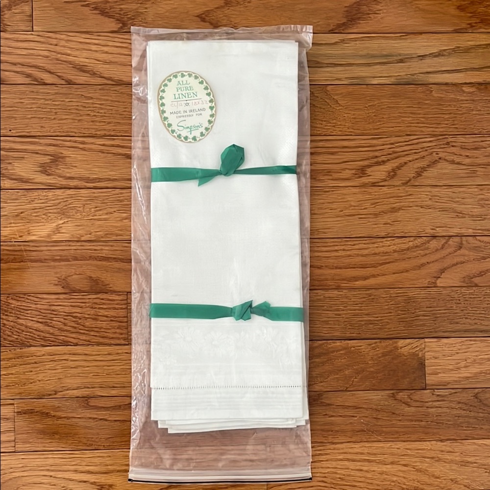 Vintage Simpson’s All Pure Linen Set of 4 White Irish Linen Patterned Napkins
